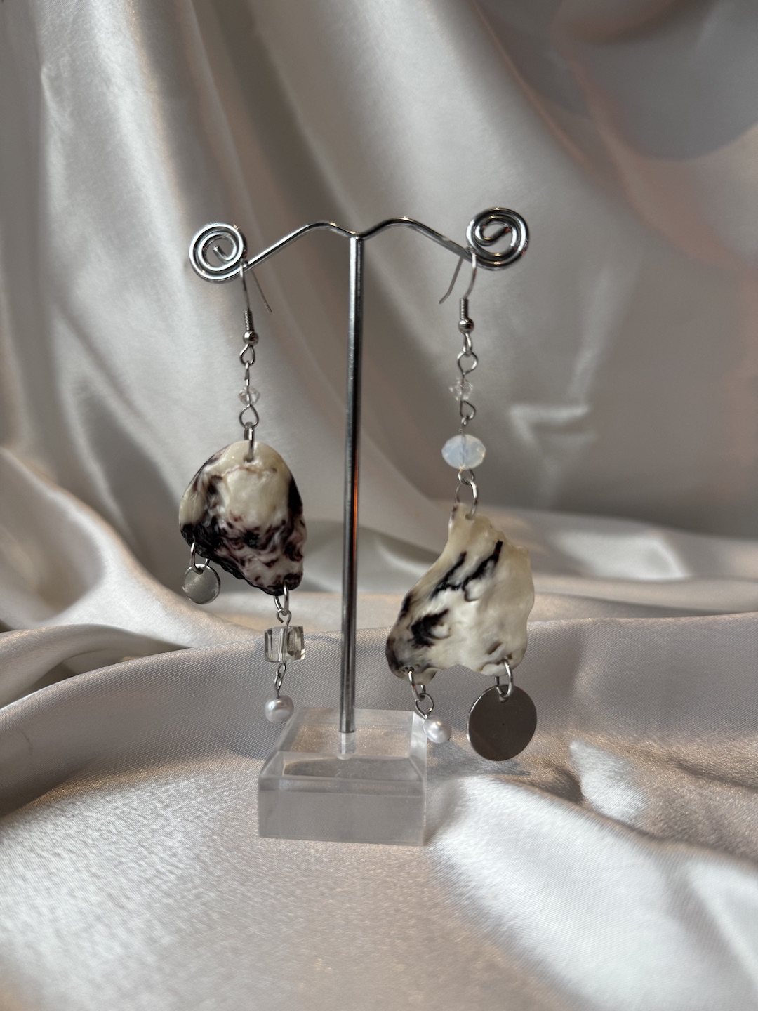Black and White Earrings - Image 2