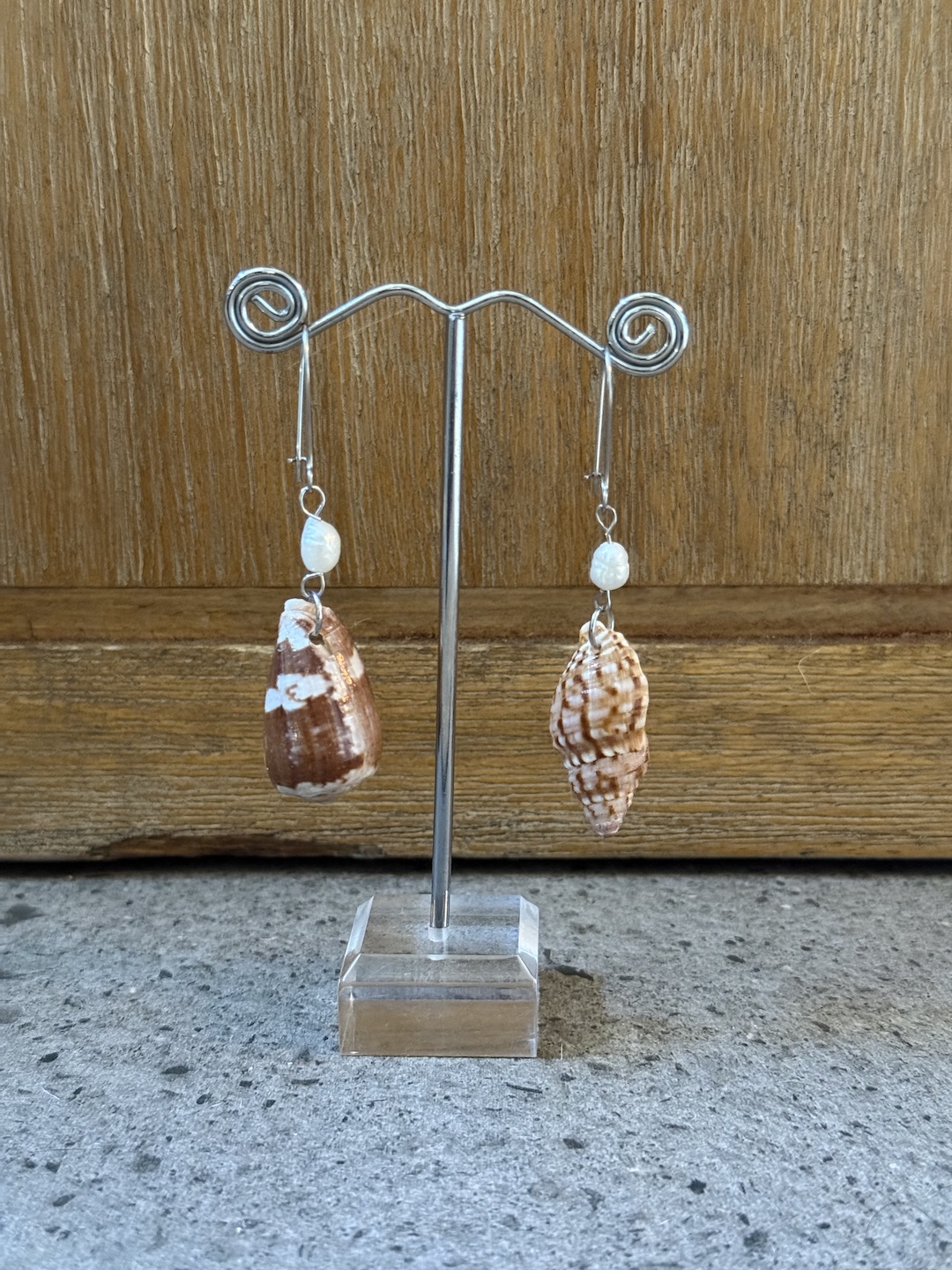 Freshwater Pearl Shell Earrings - Image 3