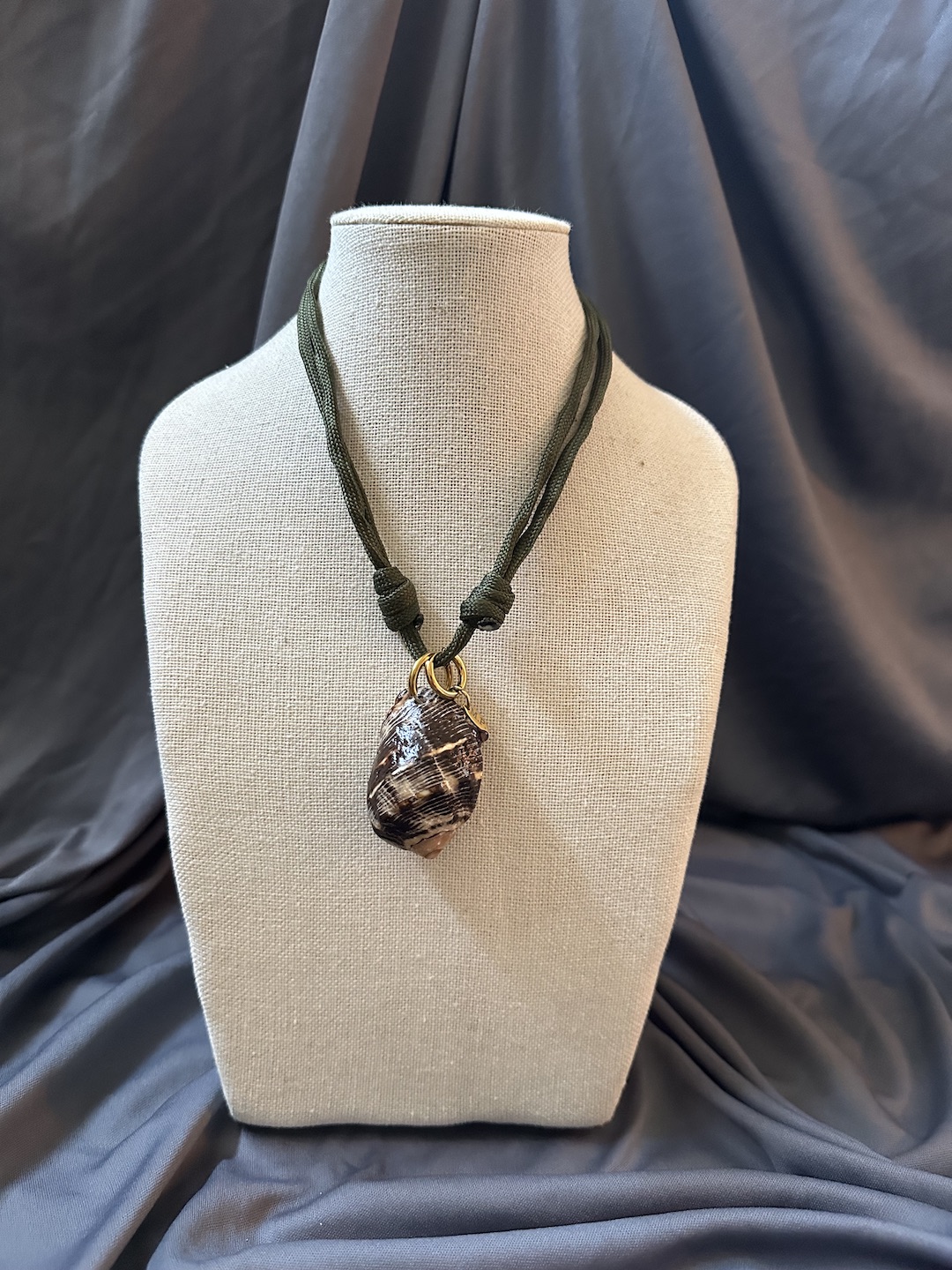 Green and Brown Shell Necklace - Image 3