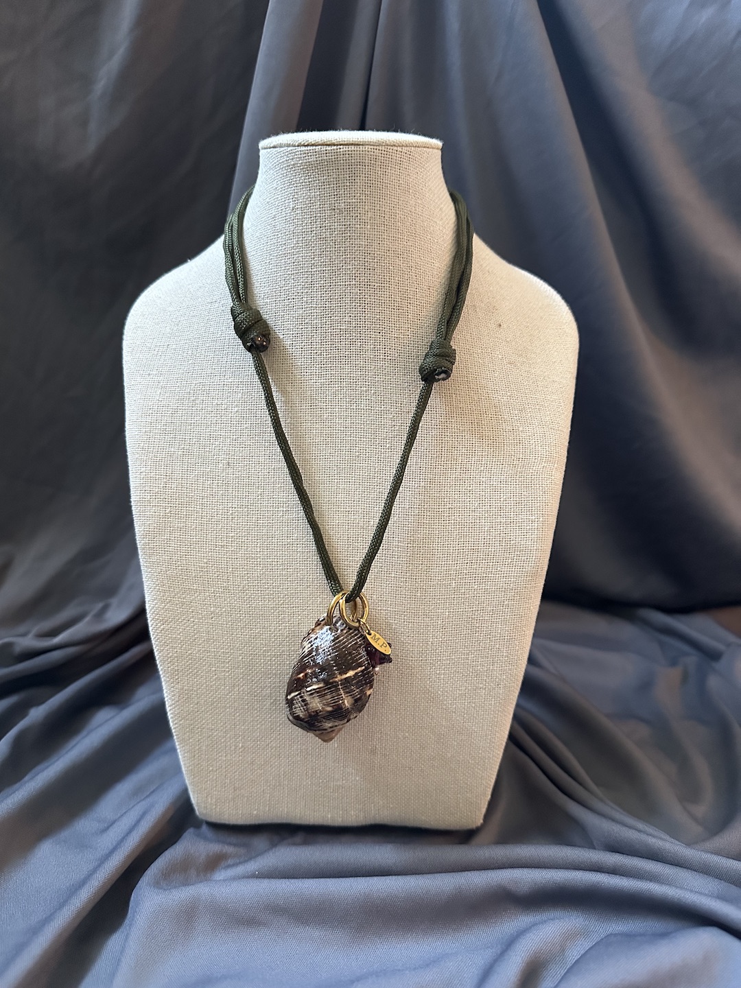 Green and Brown Shell Necklace - Image 4